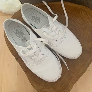 7.5 women’s white vans